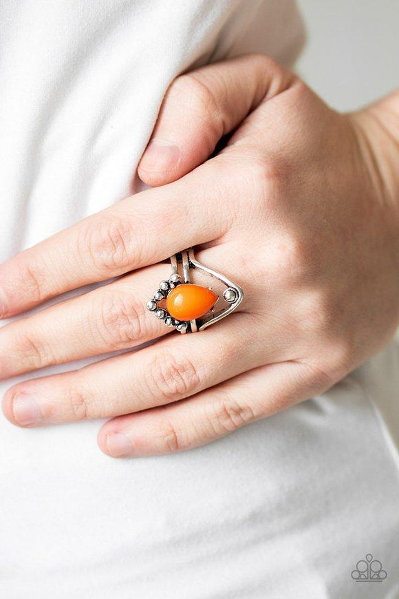 Paparazzi The Bold and The BEAD-iful - Orange
Antiqued silver studs and arcing silver bars wrap into a layered band. A vivacious orange bead is pressed into the center of the geometric frame for a colorful tribal flair. Features a dainty stretchy band for a flexible fit.
