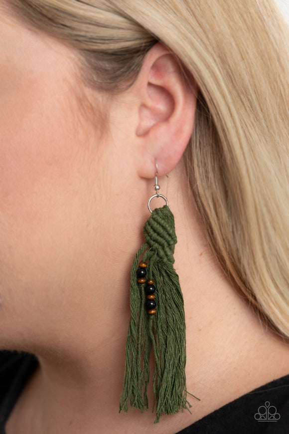 Paparazzi Beach Bash - Green - Earrings
Dainty wooden and glassy black beads are knotted in place along a knotted Military Olive tassel, creating a beach inspired macram centerpiece. Earring attaches to a standard fishhook fitting.
