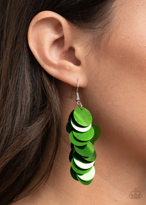Paparazzi Now You SEQUIN It - Green - Earrings
A cluster of bubbly metallic green sequins dangle from the ear, creating effortless effervescence. Earring attaches to a standard fishhook fitting.
