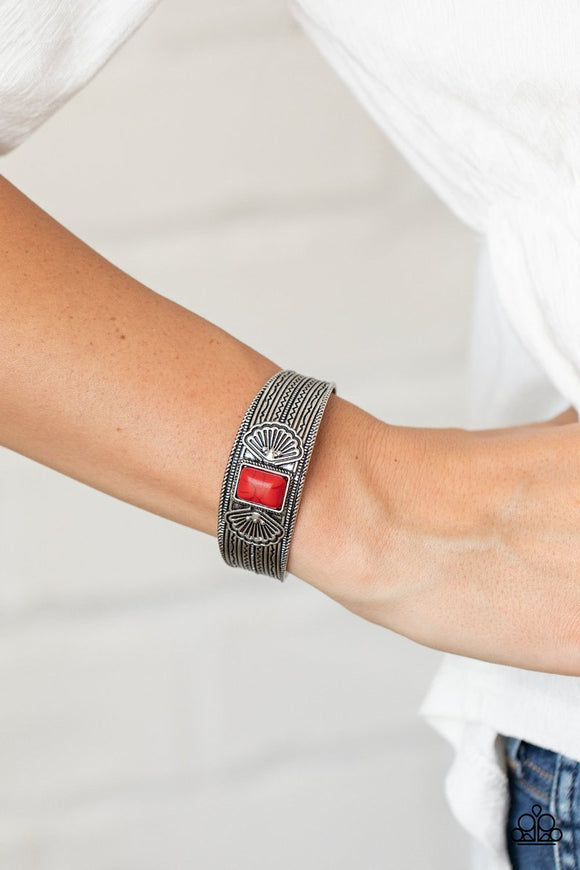 Paparazzi Ocean Mist - Red - Bracelet
A rectangular red stone is pressed into the center of a decorative silver cuff that is stamped in shell-like and tribal inspired patterns for a seasonal flair.
