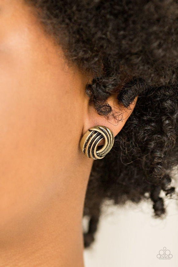 Paparazzi Rare Refinement - Brass - Earrings
Paparazzi Accessories Post Earrings:
Rippling with shimmery textures, antiqued brass ribbons fold into a round frame for a radiant finish. Earring attaches to a standard post fitting. 