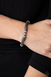 Paparazzi Talk Some Sensei - Silver - Bracelet
Pearly silver beads, ornate silver accents, and sections of silver mesh chain are threaded along a stretchy band around the wrist for a refined flair.
